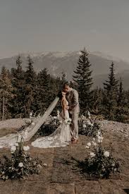 This Intimate Whistler Mountain Wedding Took A Turn For The Adventurous With A Post Ceremony Helicopter Ride Junebug Weddings Mountain Wedding Outdoor Wedding Wedding Ceremony