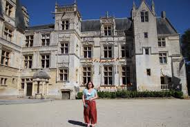 Agoda'da yapılan tüm otel rezervasyonlarında düşük fiyat garantisi. Fontaine Henry Elise Breard Le Talent De La Creativite Au Benefice Des Spectacles Au Chateau La Renaissance Le Bessin