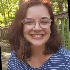 Ellie Pomerantz's Instagram, Twitter & Facebook