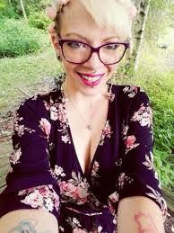 Allison Bowman's Instagram, Twitter & Facebook