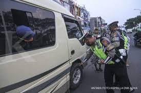 Larangan mudik ini berlaku untuk semua asn, polri dan bumn, karyawan swasta, pekerja mandisi juga seluruh masyarakat, dan akan. Larangan Mudik Lebaran 2021 Berlaku Satgas Minta Tidak Ada Mudik Lokal