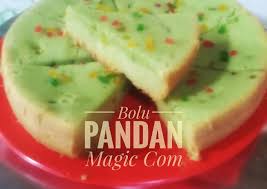 · masukkan campuran terigu, coklat . Resep Bolu Pandan Magic Com Oleh Dina Cookpad