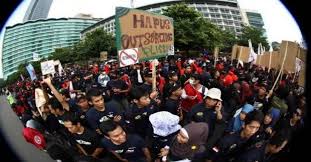 3.547,891, bahkan filipina mencapai 4.261.929. Ini Perbandingan Gaji Buruh Di Indonesia Dengan Negara Negara Asean