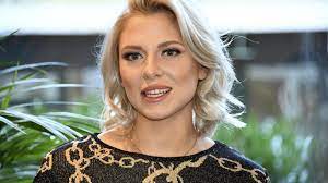 26, born 4 october 1994. Valentina Pahde Babybauch Foto Mit Chryssanthi Kavazi Uberrascht Die Fans