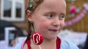 Vera holder fødselsdag for klassen