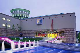 Das museum stellt die themen für das jahr vor und muss kurzfristig. Orange Blu Architekten Einzelansicht