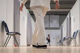 Im laufe der vergangenen sieben tage haben die behörden mit stand vom freitag (16.00 uhr) noch 14 ansteckungen. Coronavirus In Baden Wurttemberg Corona Inzidenz Steigt Auf 190 5 So Viele Neuinfektionen Gibt Es Im Land Baden Wurttemberg Stuttgarter Nachrichten