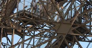 En fait, il s'agit de william frederick cody, dit buffalo bill. 2014 Une Frequentation Historique A La Tour Eiffel Sete Tour Eiffel