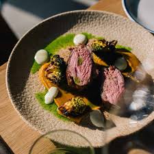 Israelisch Inspiriertes Restaurant Montraw Berlin Creme Guides Israelische Kuche Abendessen Restaurant