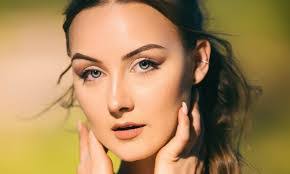 Marisa Cooley's Instagram, Twitter & Facebook