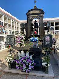 Maybe you would like to learn more about one of these? Junto A La Tumba De Jose Monje Cruz Camaron De La Isla Picture Of Cementerio Municipal De San Fernando Tripadvisor