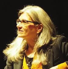 Diane Curley's Instagram, Twitter & Facebook