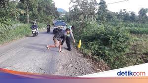 Buat pasutri, single parent, atau wanita yg sekedar salurkan fantasi sexnya. Tega Ada Yang Buang Bayi Di Pinggir Jalan Salatiga