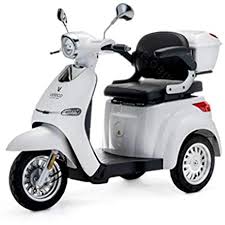 The customer assumes all liability and risk associated with the use of electric scooter products. Rolektro E Quad 25 Rot Elektromobil Elektroroller 4 Rad 1000w 25 Km H Rw 50km Koffer Ruckwartsgang Usb Eu Zulassung Amazon De Spo Elektroroller Roller E Quad