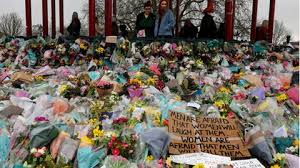 Police reveal results of postmortem on everard, 33, who went missing in south london on 3 march first published on tue 1 jun 2021 07.24 edt sarah everard, whose body was found in woodland in kent. News Im Video Mord An Sarah Everard Chronik Ihres Verschwindens Stern De