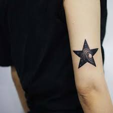 upper back arm galaxy star tattoo arka kol galaksili yildiz dovmesi yildiz dovmeleri dovme dovme fikirleri