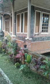 Begini tanggapan ustad solmed soal video tiktok istrinya, april jasmine, banyak dihujat netizen. Villa Eyang Semar Home Facebook