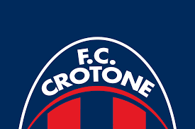 Massimo drago non sara' l'allenatore del. La Scuola Calcio Del Crotone Diventa Elite F C Crotone
