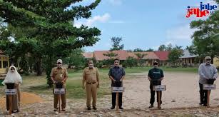 All this time it was owned by sulisno sulis of personal, it was hosted by google inc. 5 Alumni Sma Negeri 1 Manggar Letakkan Batu Pertama Pembangunan Paving Blok Lapangan Upacara Sma Negeri 1 Manggar