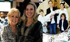 Prior to her wedding, patti newton worked under her birth name patti mcgrath. Bert And Patti Newton S Daughter Lauren Reveals Her Pregnancy Heartbreak Daily Mail Online