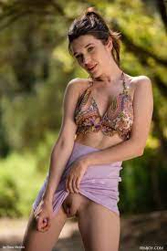 Serena J Nude in Nature