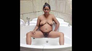 Indian XXX porn Desi aunty showing her cute big boobiies on MMs | AREA51. PORN