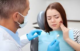 Chipped or Cracked Tooth? 5 Signs You Need Emergency Dental Care!