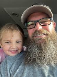 Kari Clouse's Instagram, Twitter & Facebook