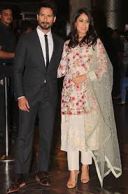 Their outfits were vibrant and a departure. Mom To Be Mira Rajput Kapoor Looks Amazing In These Outfits Indian Maternity Wear Pakistani Dress Design Indian Designer Outfits