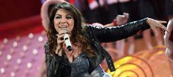 Meno bene l'altro bolognese (d'adozione) in gara, neffa, che è invece a rischio eliminazione. Dallo Zecchino D Oro Ai Concerti Sold Out L Incredibile Carriera Di Cristina D Avena