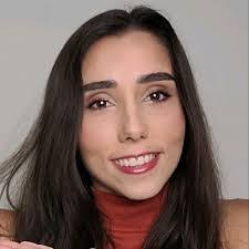 Caroline Cozza's Instagram, Twitter & Facebook