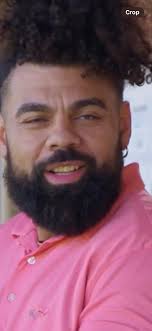 Somebody please help me !! Why is David teeth so yellow I don't get it 😭😭 