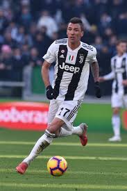 Juventus kulübü, 32 yaşındaki golcü futbolcu mandzukic'in sözleşmesinin 2021'e kadar uzatıldığını. Mario Mandzukic Mario Mandzukic Photos Juventus Vs Uc Sampdoria Serie A Zimbio