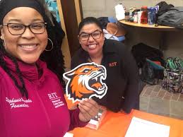 Pi Epsilon-Latinas Promoviendo Comunidad/ Lambda Pi Chi Sorority, Inc.