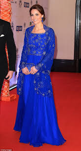 Kuaförler, gün kaplıcaları, güzellik salonları faaliyetlerinde bulunan spa lapis. Kate Middleton And Jennifer Lawrence S Lapis Lazuli Fund Taliban In Afghanistan Daily Mail Online