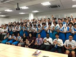 Calon juga boleh menambah mata pelajaran 1449 matematik dan 1249 sejarah.dan sebagainya. Sumbang Lebih 1 400 Buku Adun Harap Bantu Pelajar Spm Lulus Subjek Wajib Sejarah Buletin Mutiara