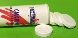 Calciummangel Symptome Calciumbedarf Wieviel Calcium Pro Tag Calciummangel Anzeichen Calcium Mangel Bei Veganer Calciumhaltige Lebensmittel Tabletten Nebenwirkungen Calciumuberschuss Calciumgehalt Calciumpraparate Calcium Mangel