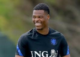 #aruba #bonaire #curacao soccer technique training with professional coaches for boys & girls, age 4/18. Jewzrcetrvj76m