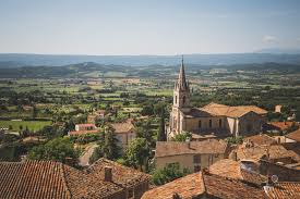 Prowansja to przepiękny region położony w tanie wczasy we francji są naprawdę możliwe! Najpiekniejsze Miasteczka Prowansji Pola Lawendy I Dobry Rok