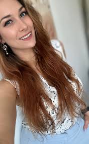 Girls who travel, United Kingdom