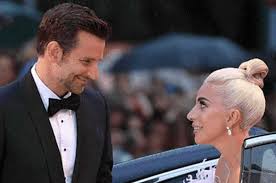 Lady gaga con taylor kinney pero ahora los medios en los estados unidos se preguntan si la historia de amor de los protagonistas de a star is born traspasó la pantalla. Bradley Cooper Y Lady Gaga Son Captados Juntos En Casa Del Actor Tras Su Ruptura Repretel