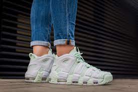 Economisez avec notre option de livraison gratuite. Nike Air More Uptempo Barely Green Grailify