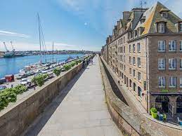 For amateurs and novices there are schools. Hotel In Saint Malo Ibis Styles Saint Malo Centre Historique All