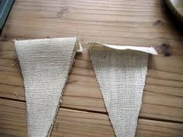I just love diy projects made with burlap. 34 Diys To Make A Burlap Banner Guide Patterns