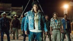 En la serie la mujer es de nombre sofía y, junto con caro quintero, planea un supuesto secuestro para estar. The Jean Jacket Of Rafael Rafa Caro Quintero Tenoch Huerta In Narcos Mexico City S01e02 Spotern