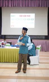 Daud telah berkunjung ke institut kemahiran belia negara naka yang turut diiringi ketua penolong pengarah bahagian pengurusan halal, syeikh marwadzi bin dziyauddin dan juga. Pejabat Hal Ehwal Agama Negeri Sembilan