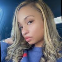 Larissa Berry's Instagram, Twitter & Facebook