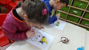 Cilgin Saclar Pipetle Boyayi Ufleyerek Sac Yaptik