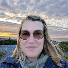 6 månader sedan jag bytte skrivbordet och projektledarrollen på JM mot eget  företagande och jorden på vår gård Tullen på heltid. Tiden går fort!  Säsongen är inte slut ännu, men jag kan