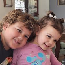 I am a grandson of Clint and Nancy Combs. In the last two years I found out  that Clint and Nancy had a son, named Jasper Combs born Aug 6, 1906 and